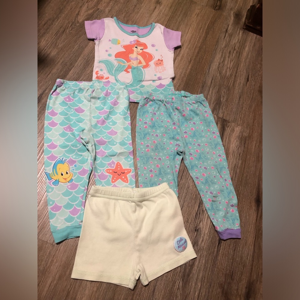 Little Mermaid pjs - Picture 1 of 8